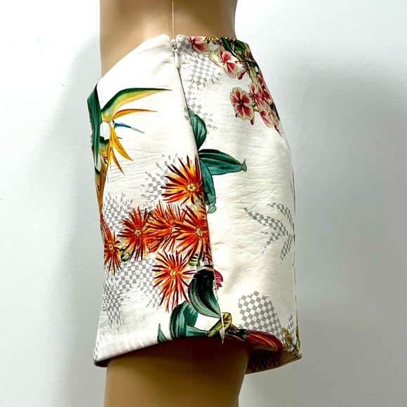 CAMEO Womens High Waist Paper Bag Shorts Floral Print Size Medium - Picture 2 of 7